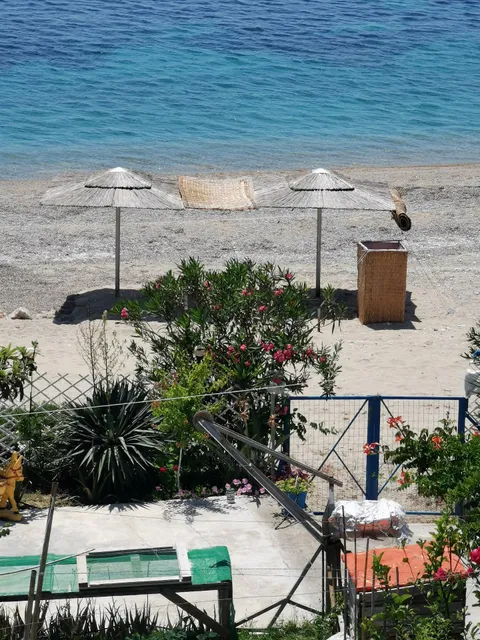 Marieva Sea House.....vrachos Lygia