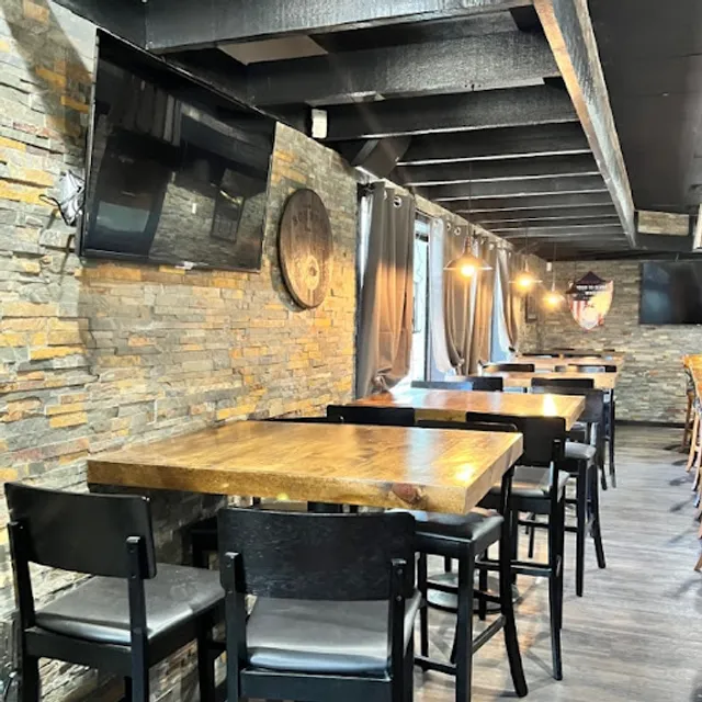 Kings Roadhouse Bar & Grill