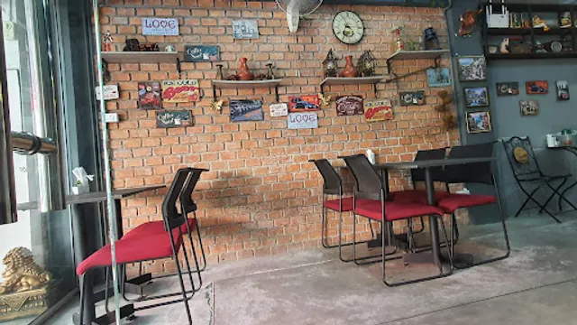 Vintage coffee bar & house