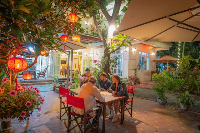 TOAN 's Restaurant Coffee Garden