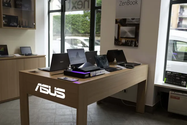 Happy NEXT S.r.l. Como - Assistenza Informatica - Riparazione Computer - Modding