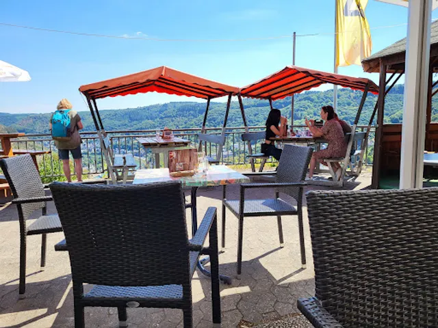 Sesselbahn-Terrassen-Café