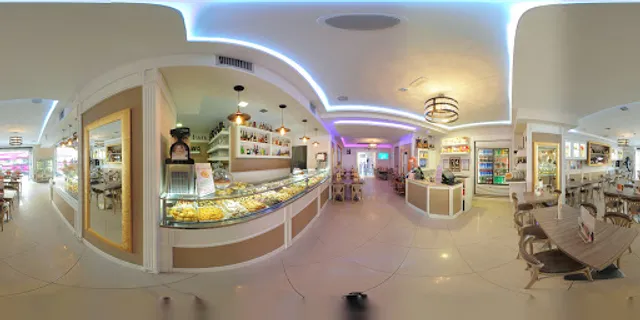 White Bar & Restaurant