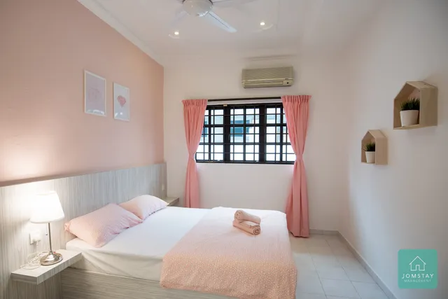 Jomstay - Pink House