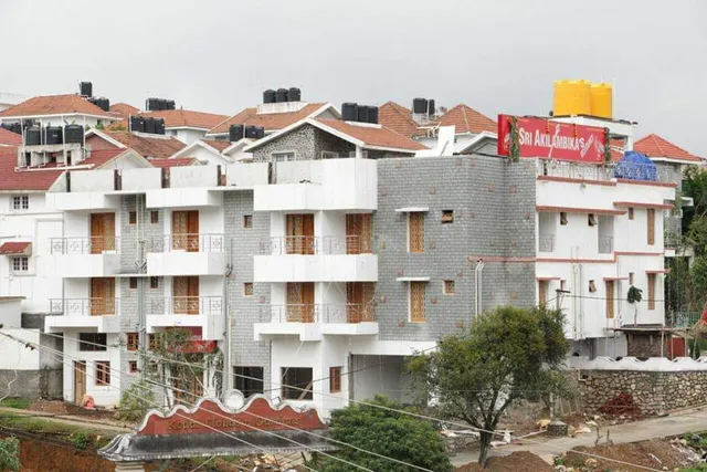 OYO 10251 Sri Akilambiga Residency