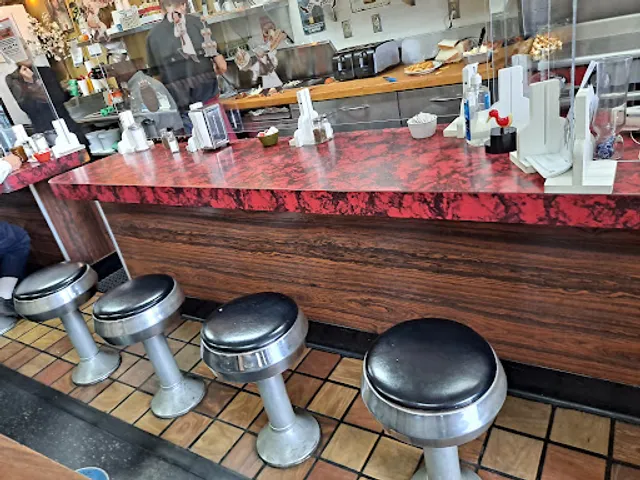 J & T's Breakfast & Lunch