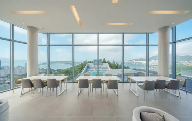 포트앤포트라운지카페