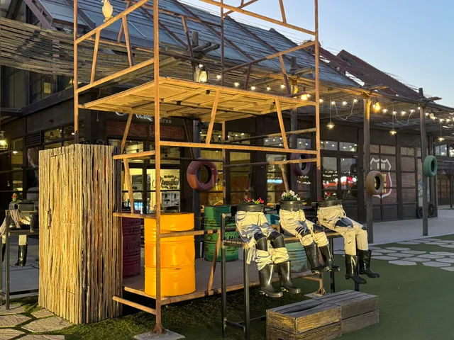 Last Exit Al Khawaneej by Dubai Retail