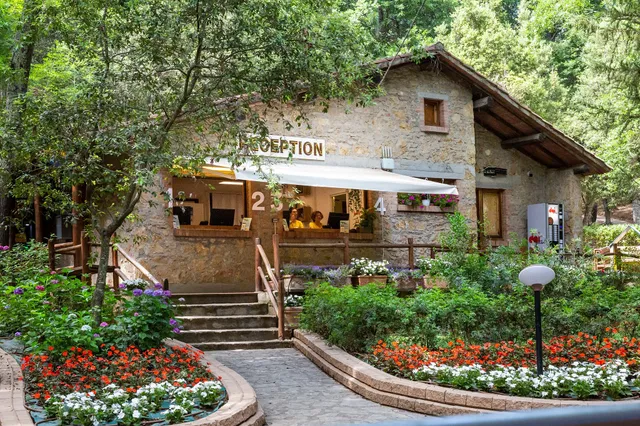 hu Montescudaio village