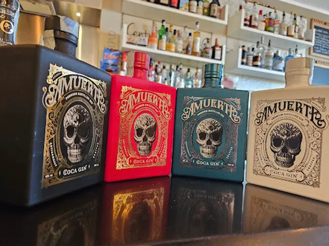 Pausa Caffé: cocktail and Wine bar