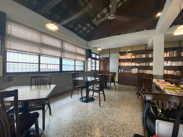 書店喫茶 一二三亭(每月店休請詳見FB、IG)