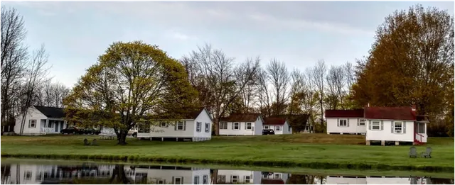 Eden Village Motel & Cottages