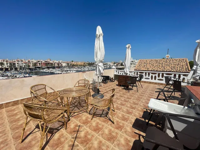 Mero Habitaciones. Casa particular con habitaciones con baño compartido.