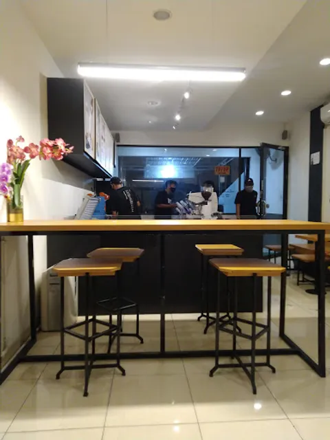 Kopi KurangLebih Tanjung Priok