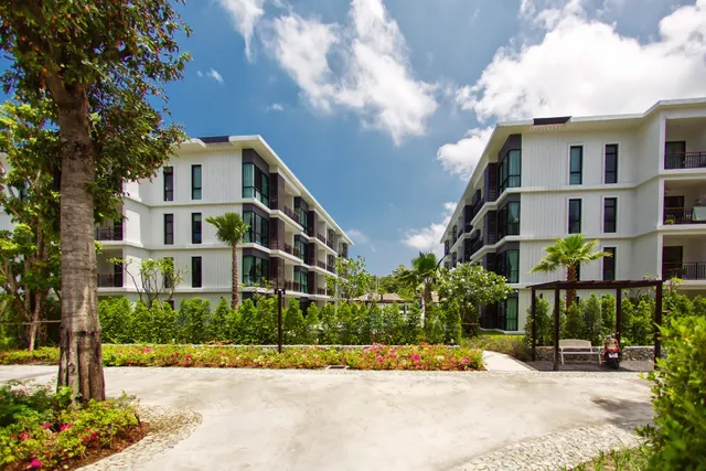 The Title Condo by Tropiclook