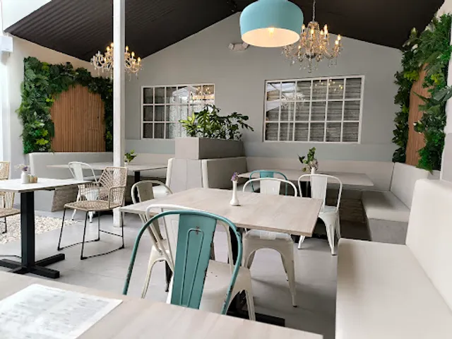 Pastelería y Cafetería La Panera