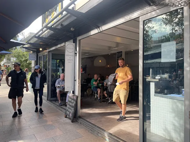 10 Hastings Street Cafe