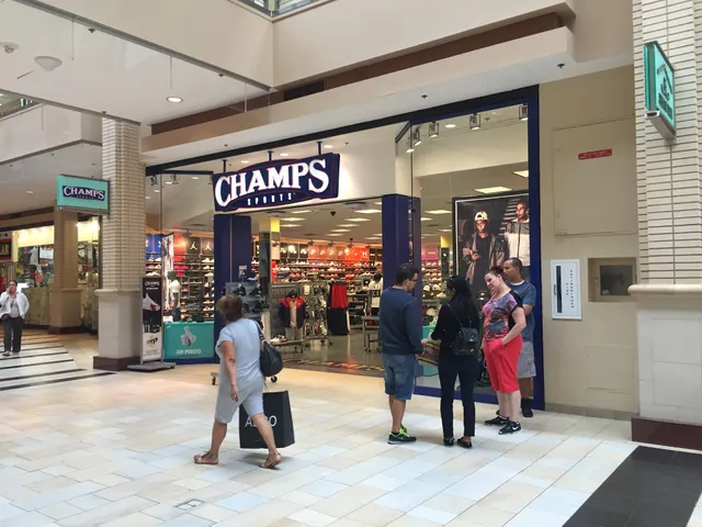 Champs Sports