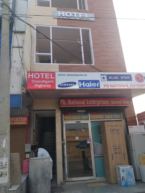 HOTEL CHANDIGARH HIGHWAY zirakpur