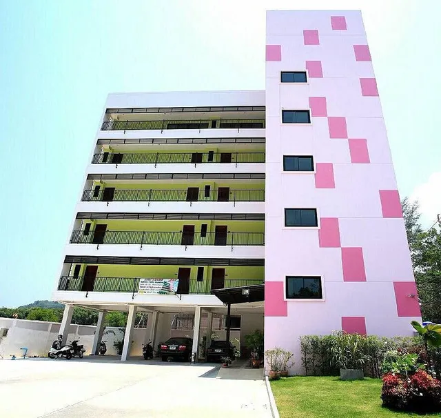 Stayhere@ airport service apartment