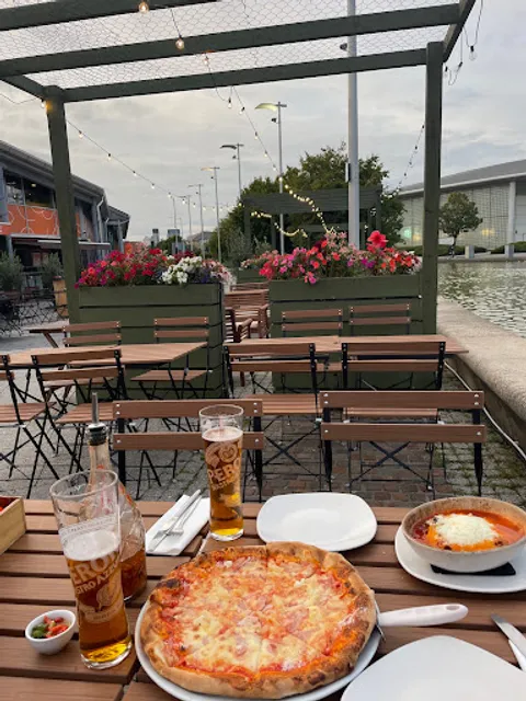 Giovanni's In The Bay