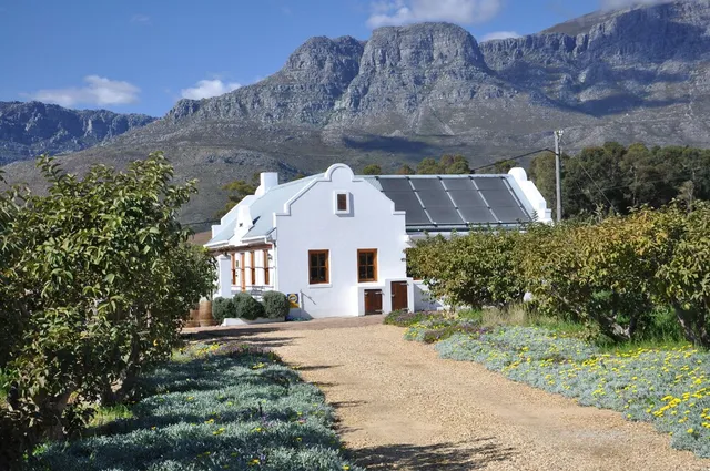 Dunstone Country Estate ,Roots Bistro and A.R.T.’Gallery