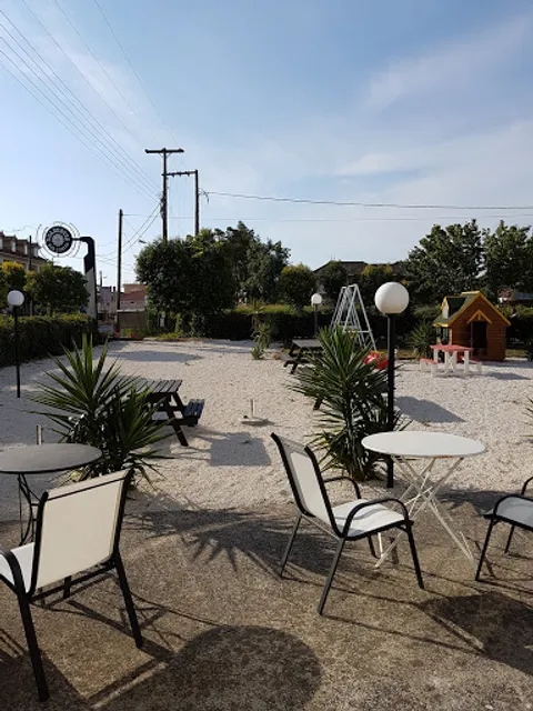 Roadhouse Bar And Grill