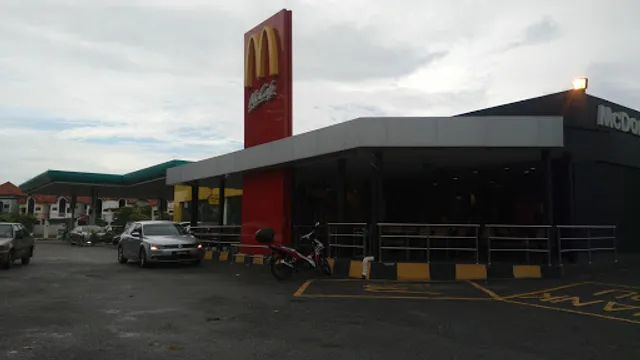McDonald’s Petronas Pelangi Indah DT