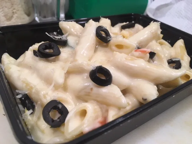 HELEN'S HOME KITCHEN