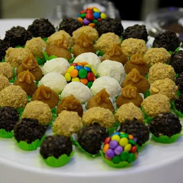 Espaço Doce Maná Madureira - Confeitaria e Doceria