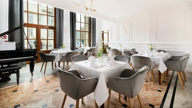 NIEZNANA. by IBB Grand Hotel Lublin