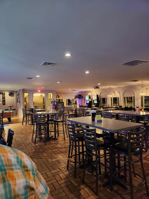 Babe’s Riverfront Bar & Grill