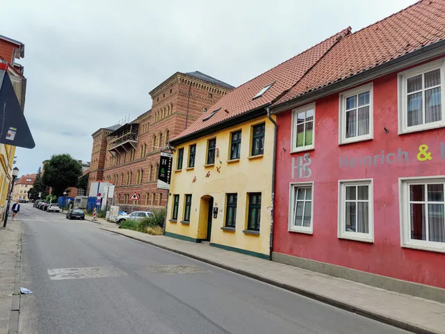 Pension Heinrich im Zentrum von Greifswald mit Küchenzeilen und Parkplatz 24h CheckInn