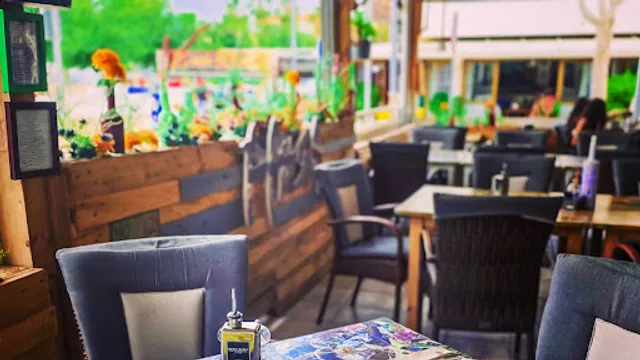 Pausa Café & bistró