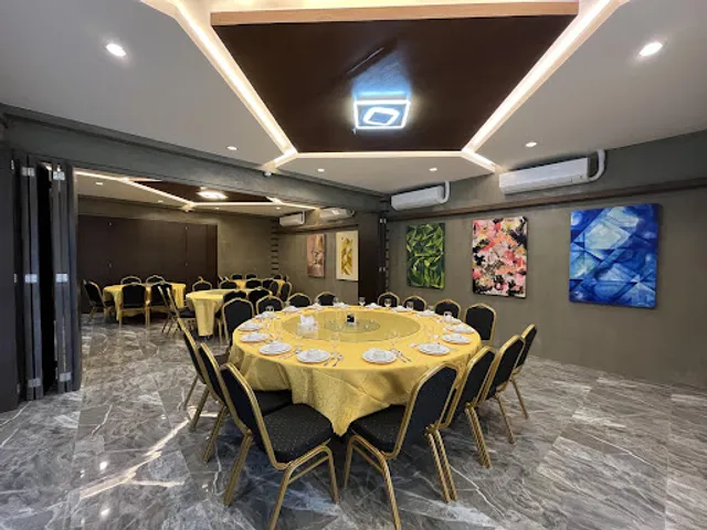 DIAMOND SEAFOOD Restaurant