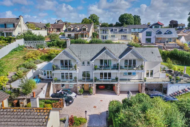 Stoke Gabriel Lodgings