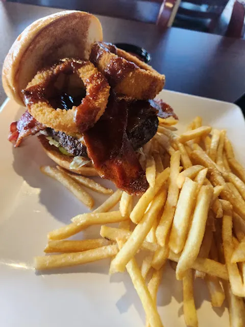 Folsom Tap House Sports Bar & Grill