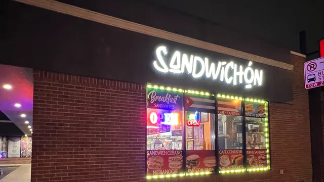SANDWICHÓN CAFÉ