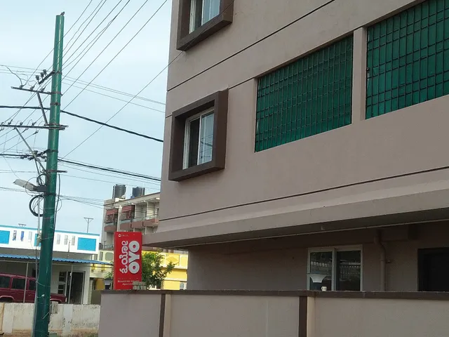 OYO 29135 Breeze Inn