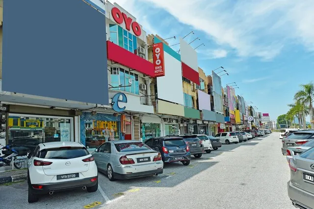 OYO 90950 Hotel Dns