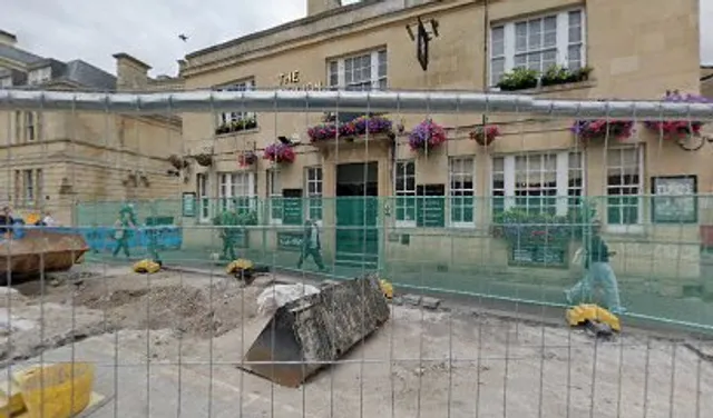 15 Lower Borough Walls