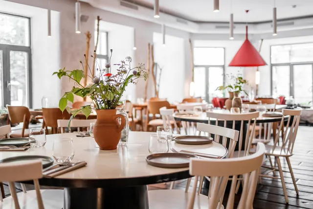 100 rokiv tomu vpered