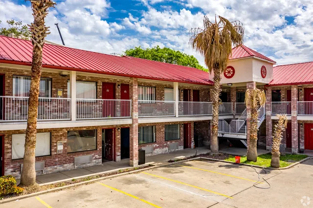 Econo Lodge Inn & Suites Downtown San Antonio
