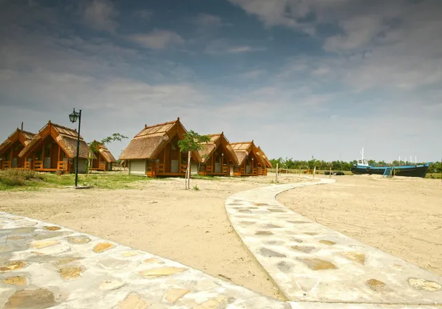 Green Dolphin Camping