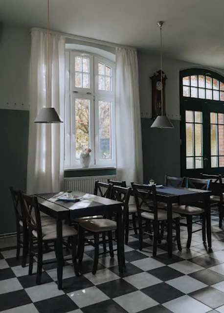 BAHNHOF Dargun - CAFÉ || B&B || EVENTS