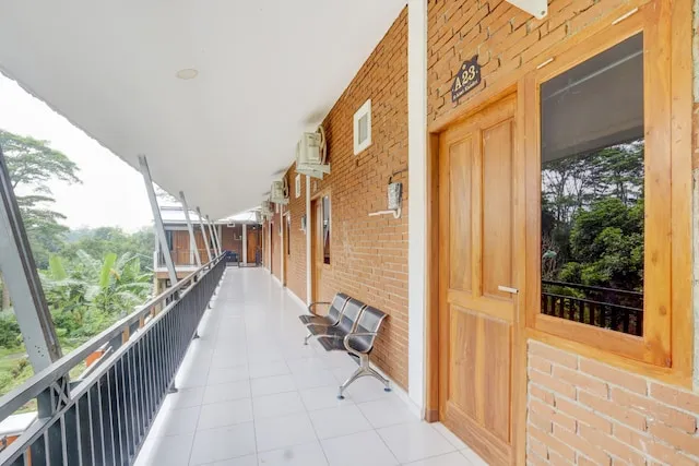 OYO 90758 D Kost In Kandri Semarang Syariah