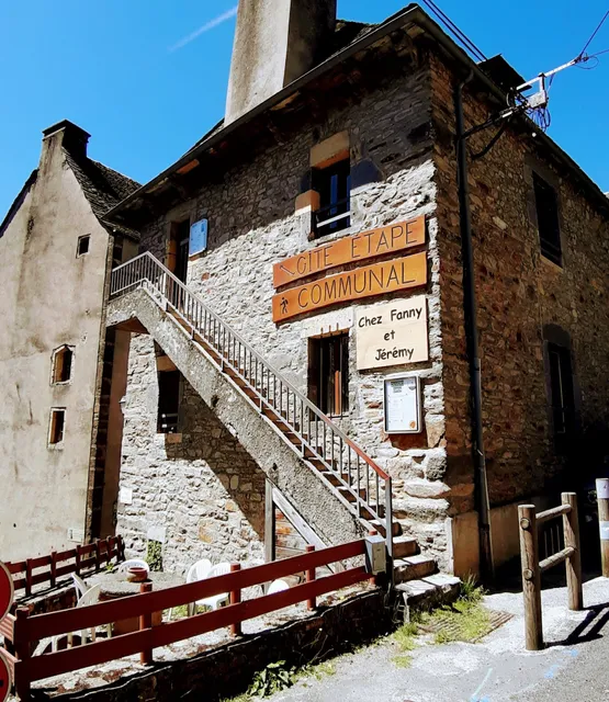 Gîte d'étape "Chez Fanny et Jérémy" Saint Chely d'Aubrac