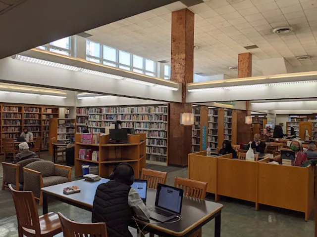 Chinatown / Him Mark Lai Branch Library