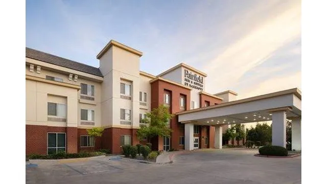 Fairfield by Marriott Inn & Suites Visalia Tulare
