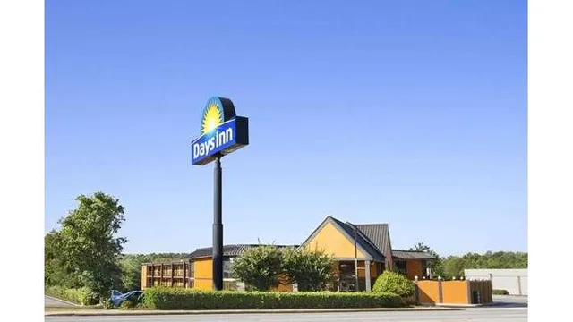 Days Inn & Suites by Wyndham Duncan/Spartanburg